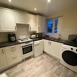Lovely 2 Bed Apartment In Crosby