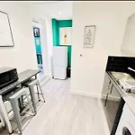 Modern Elegance: Central Studio