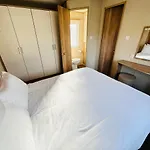 2 Bedroom Caravan Cw111, Whitecliff Bay, Bembridge, Isle Of Wight