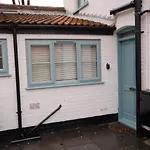 22 Cliff Road