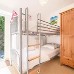 2 Bed In Aberdovey Dy047