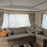 Golden Palm : Tahiti Gp:- 6 Berth, Enclosed Veranda