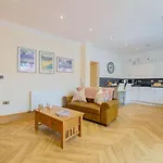 1 Bed In Llandudno 83621