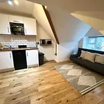 Flat 20, 10 St John'S