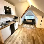 Flat 20, 10 St John'S