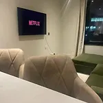 Luxurious 1 Bed - City Views