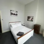 No 3 - Large 1 Bed Near Sefton Park And Lark Lane