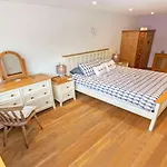 Shippenrill Croyde - Sleeps 14 - Hot Tub Option - Stylish Home With Fire Pit, Table Tennis & Dog Friendly