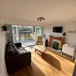 North Wales Lake View 2 Bedroom