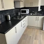 Large Modern Maisonette With Parking