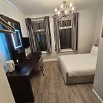 Tamarind Cove & Barrons Hotel