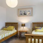 Shell Cottage - 2 Bedroom Holiday Home - Tenby