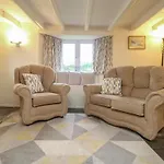 2 Rose Cottages