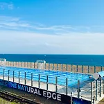 Brighton Beach Apartment Parking Free & Ev Port