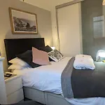 En-Suite Nook Near Forest & Sea, Super Value With Fridge, Microwave And Tv