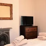 Manor Farm Cottage - Pet Friendly