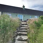 Causeway Coast Country Cottage, Pet-Friendly