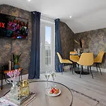 Sea Views, Beachbreeze, Pet Friendly, Private Parking
