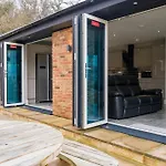 Pure Relaxation At It'S Finest, Offering Moments Of Harmony And Tranquillity - Sauna & Hot Tub
