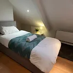 3 Bedroom Property Close To Beach