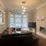 3 Bedroom Property Close To Beach
