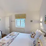 The Blue Anchor At The Bay Filey, Sleeps 4, 2 Dogs Welcome For Free Too