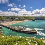 Pebbles - Portreath