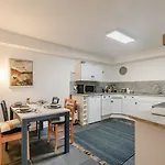 1 St Nicholas Court