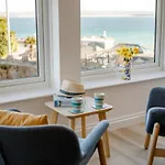1 Seabirds House