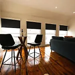 Cross Street Apartment