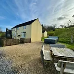 Meadowsweet Cottage Jacuzzi Edition