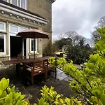 2 Shanklin Manor - Ground Floor Apartment Overlooking Park In Shanklin Old Village