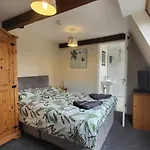 Marine Hotel
