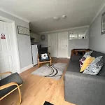 194, Belle Aire, Hemsby - Two Bed Recently Renovated Chalet, Sleeps 4, Pet Friendly, Free Wi-Fi And Bed Linen And Towels Included