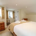 1 Rose Cottages