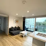 Bournemouth Bh1 Balcony With Parking Apartment