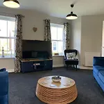 Pebble Place, Sleeps 6, 1 Small Dog Welcome