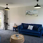 Pebble Place, Sleeps 6, 1 Small Dog Welcome