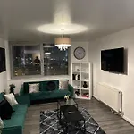 City Centre Luxury 2 Bed Apartment Free Parking