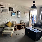 Horseshoe Cottage