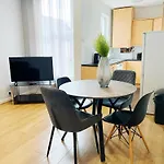 Spacious Anfield Apartment Next To Lfc With Netflix Sleeps 9 Perfect For Large Groups