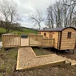 Shepherds Hut/Hot Tub Private Lake Jurassic Coast