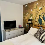 Lovely Independent 1-Bed Apartment In Freshwater