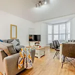 2 Bed In Tenby 94175
