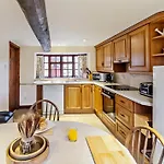 2 Bed In Brighstone 94031
