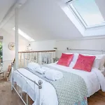 Bee Happy - 1 Bedroom Holiday Home - Saundersfoot
