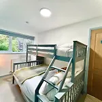 Bungalow, Mountain And Sea Views Parking
