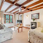 2 Bed In Charlestown 64074