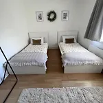 2 Bedroom House In Belfast With Garden