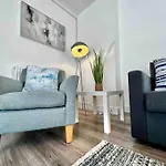 Contemporary Southsea Stay Near The Beach